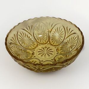 Anchor Hocking Medallion Honey Gold Glass Serving Bowl Amber Star Cameo 8 Inch